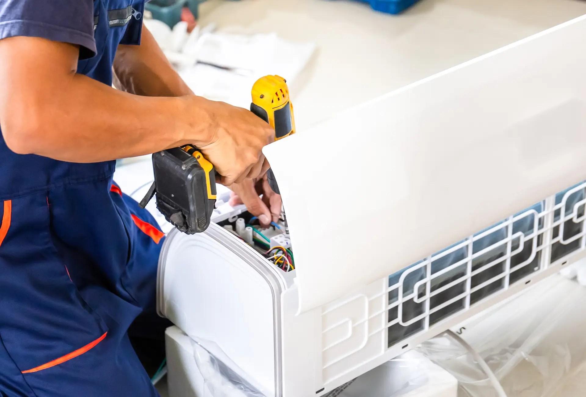 Indoor air conditioning unit installed in a living space